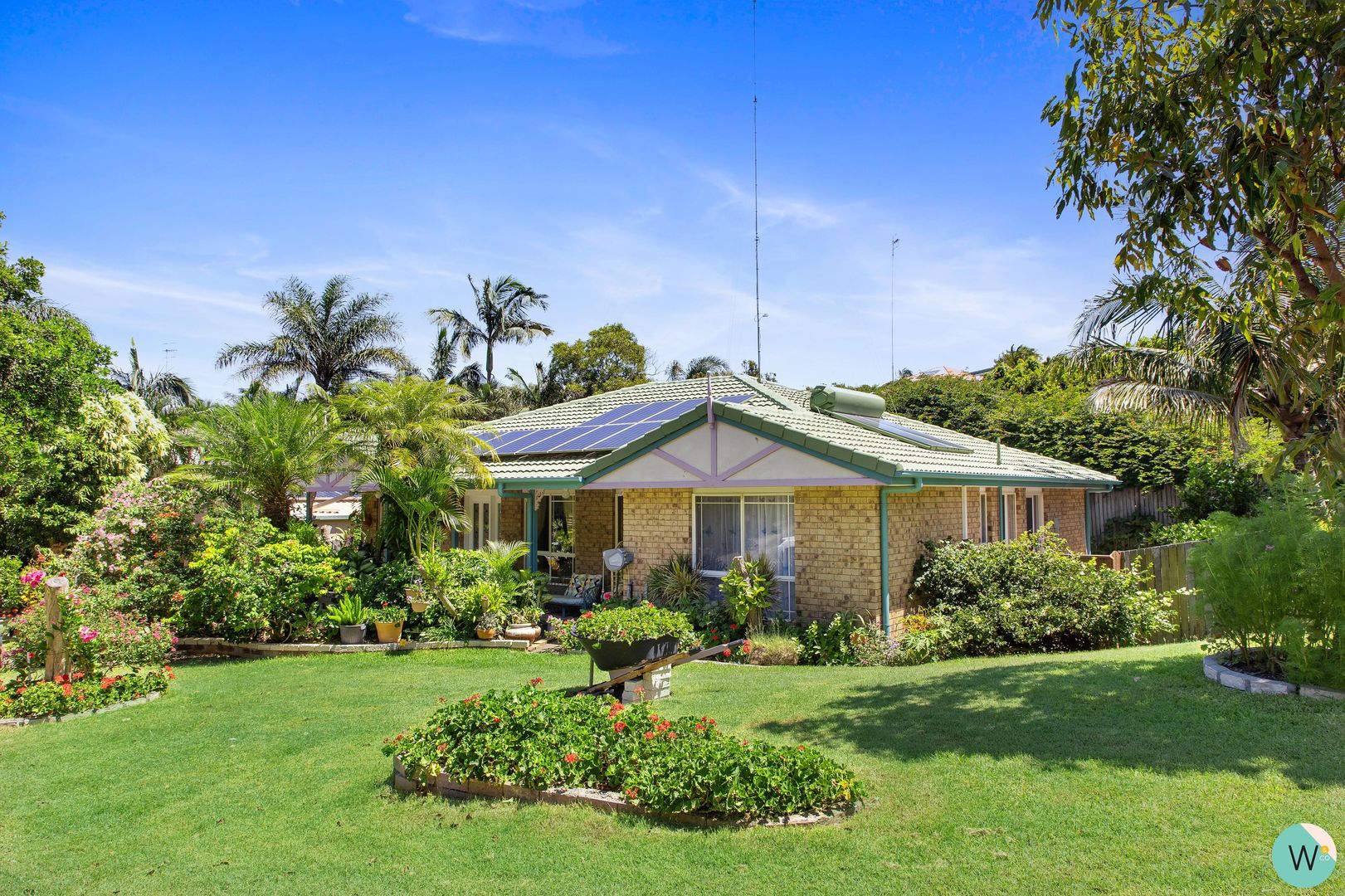 16 Resolute Street, Sunrise Beach Property History & Address Research