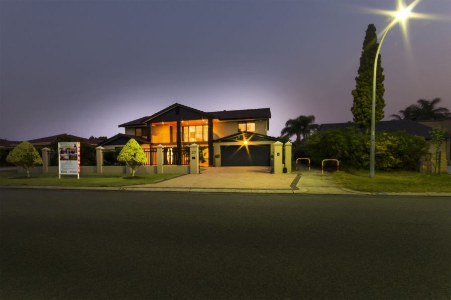 37 Kilkenny Circle, WATERFORD WA 6152, Image 1