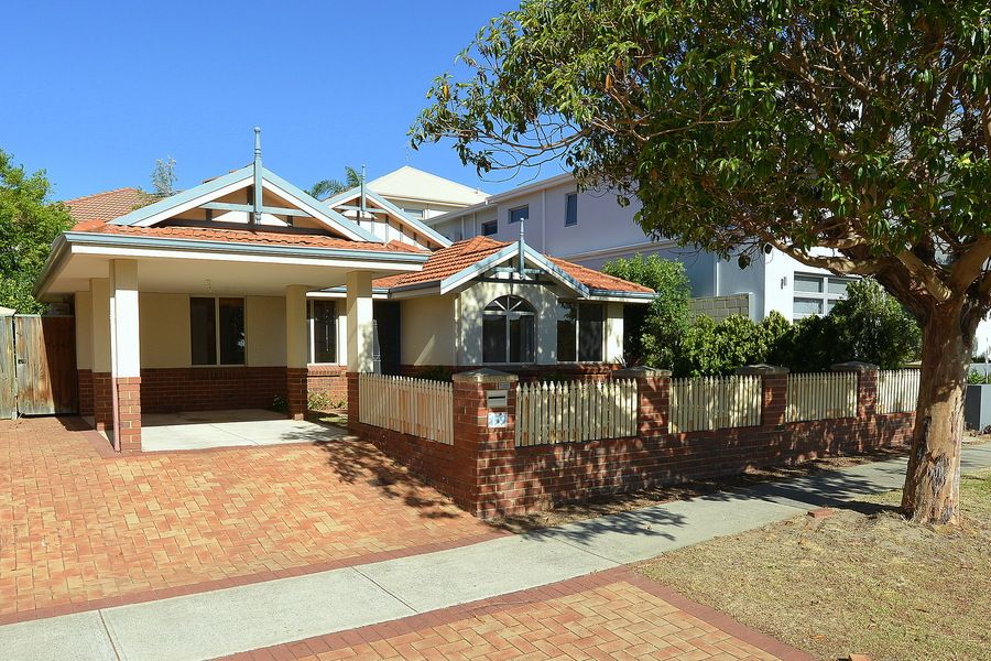 3 bedrooms House in 159 Holbeck Street DOUBLEVIEW WA, 6018