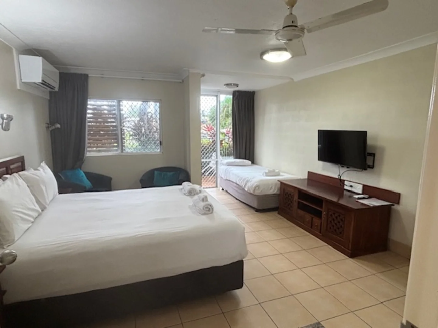 Additional image 8 of 2/18-20 Hill Street, Emu Park QLD 4710