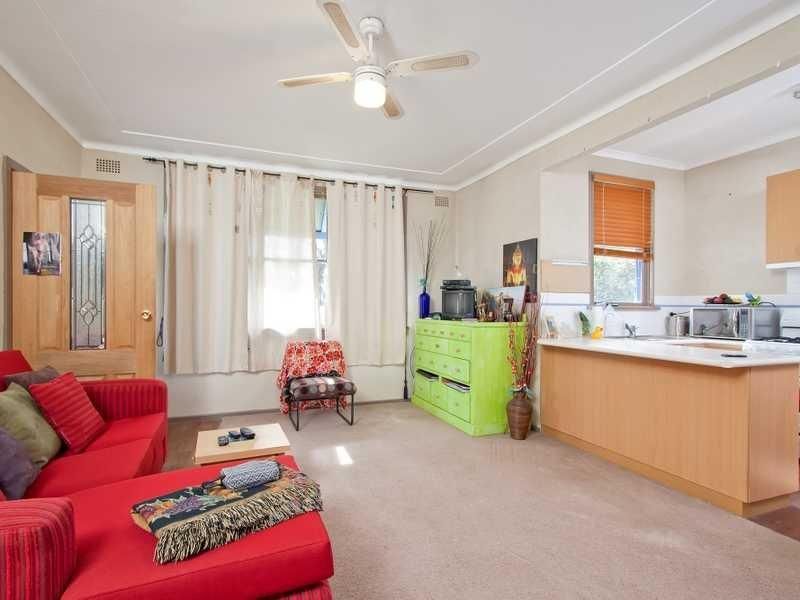 28 Castlereagh Avenue, MOUNT AUSTIN NSW 2650, Image 1