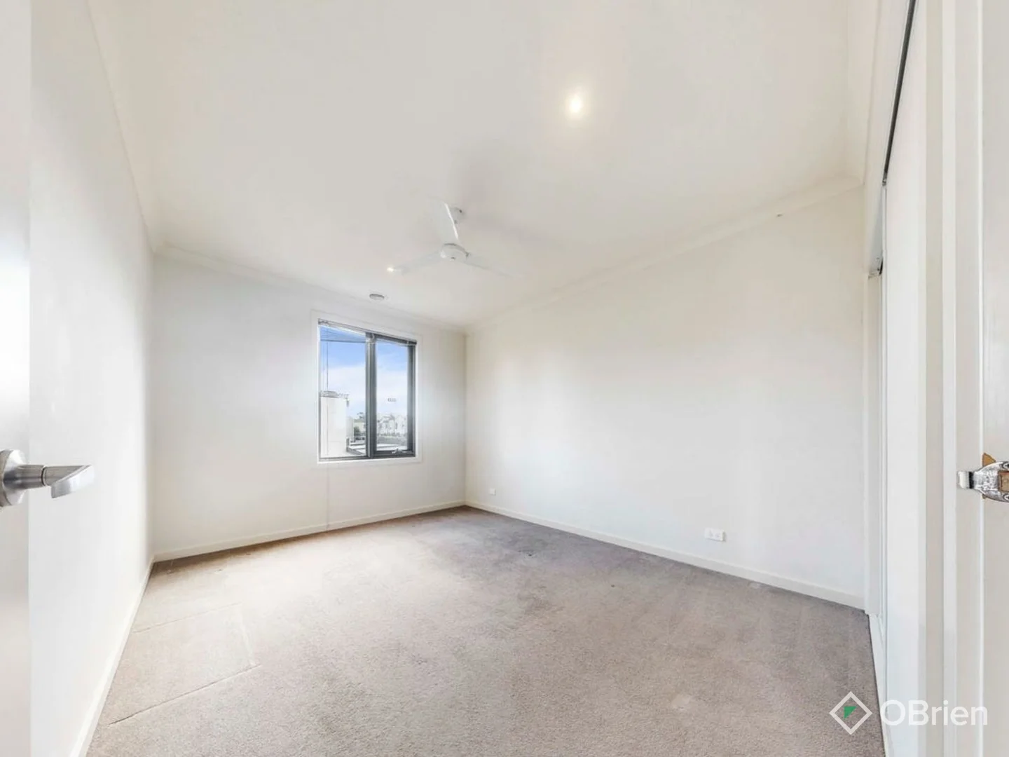 Additional image 2 of 86 Hutchinson Drive, Lynbrook VIC 3975