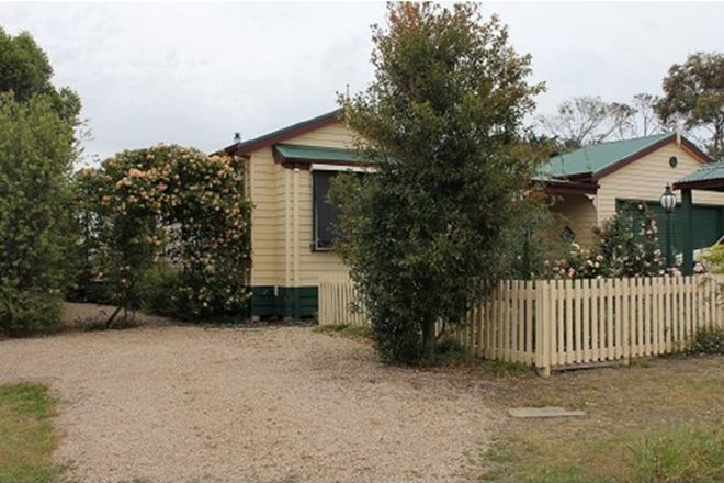 Picture of 14 Dawsons Cove Drive, NEWLANDS ARM VIC 3875