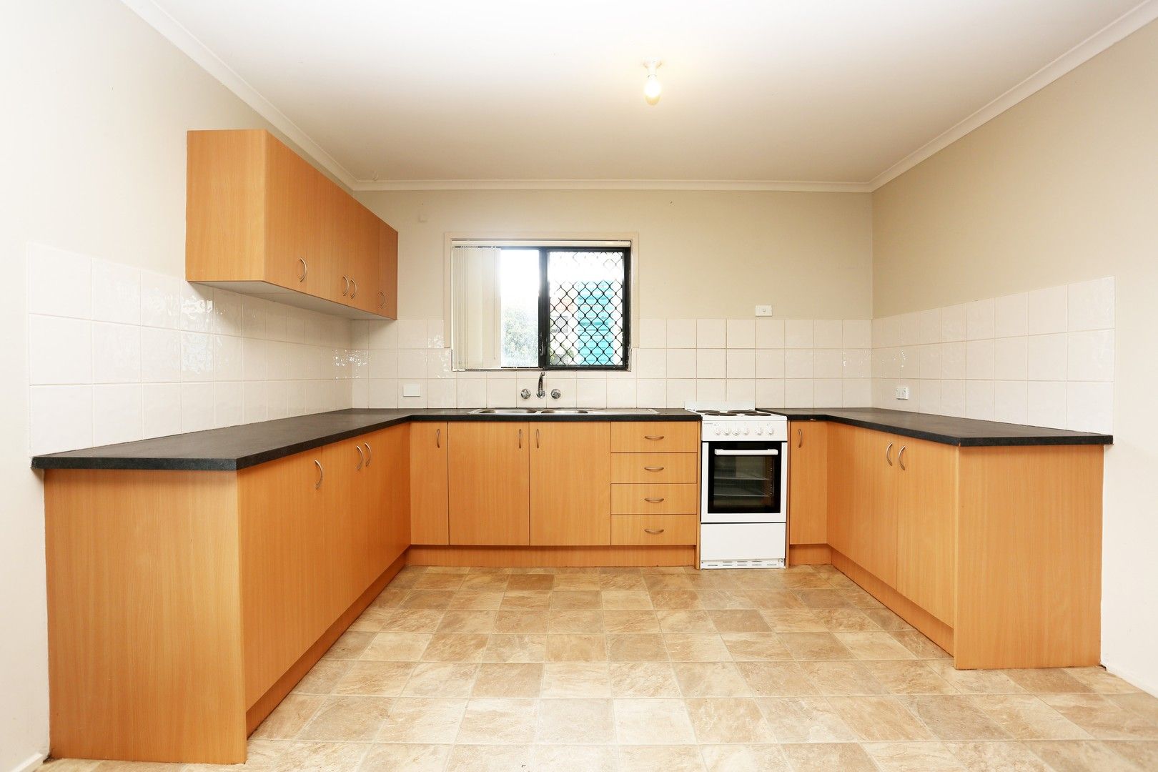 3 bedrooms Apartment / Unit / Flat in 5/19 Brisbane Road BIGGERA WATERS QLD, 4216