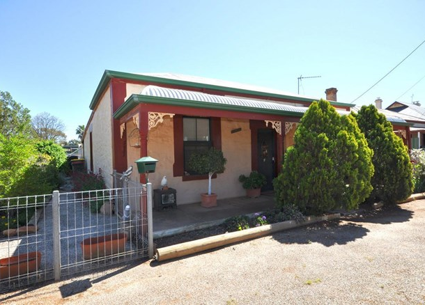 19 Fourth Street, Quorn SA 5433