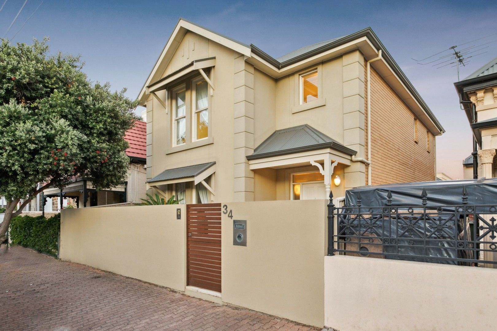 4 bedrooms House in 34 Sussex Street GLENELG SA, 5045