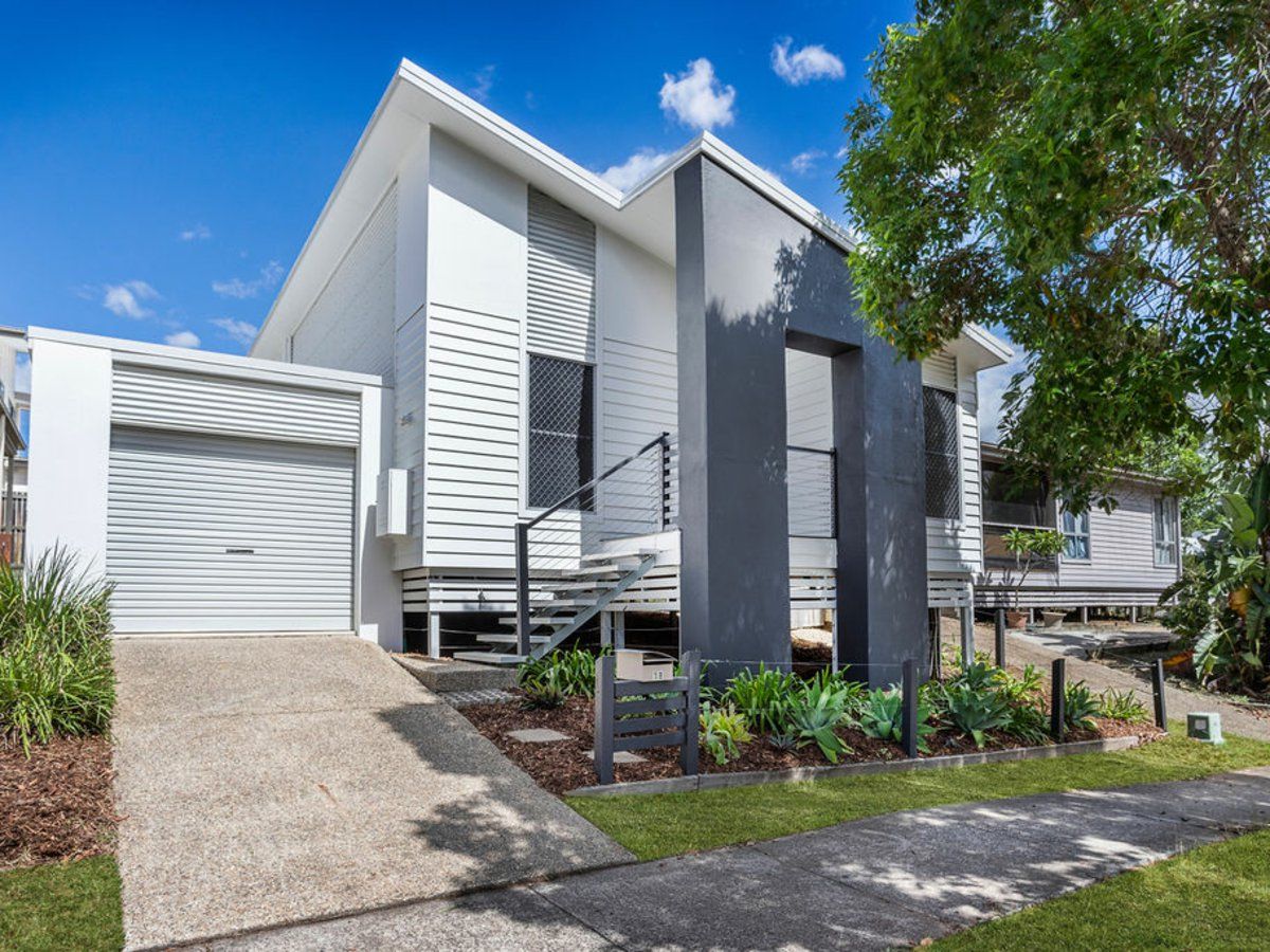 2 bedrooms House in 18 Periwinkle Lane SPRINGFIELD LAKES QLD, 4300
