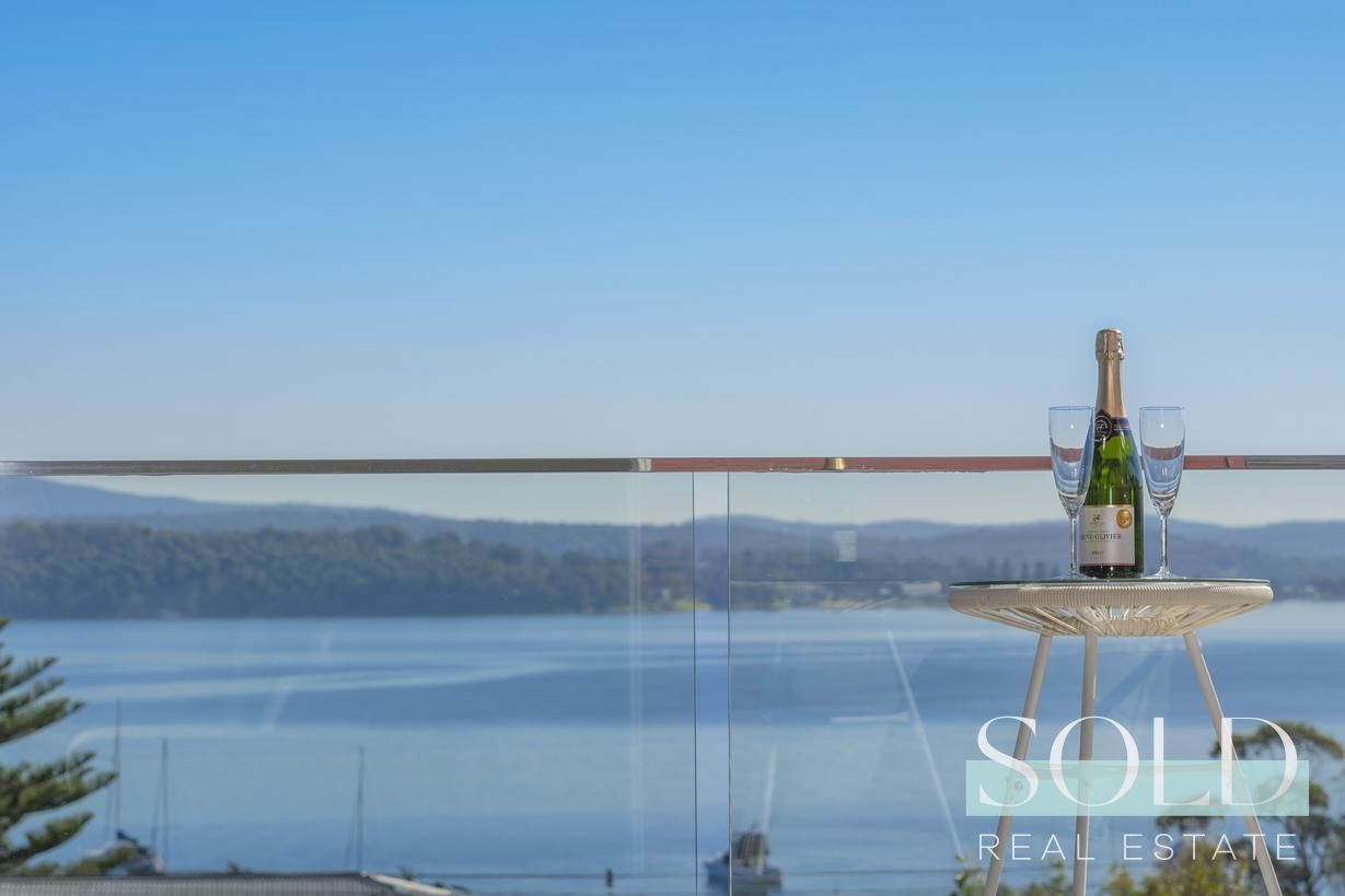 5 bedrooms House in 4 Peter Street VALENTINE NSW, 2280