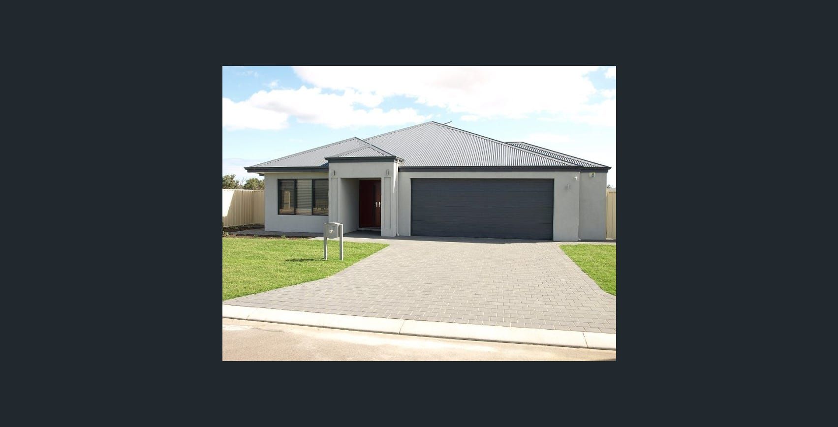 4 bedrooms House in 13 Bremer Way SUCCESS WA, 6164