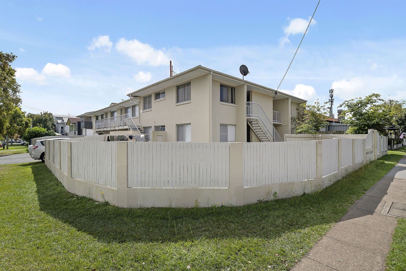 2 bedrooms Apartment / Unit / Flat in 3/677 Oxley Road CORINDA QLD, 4075