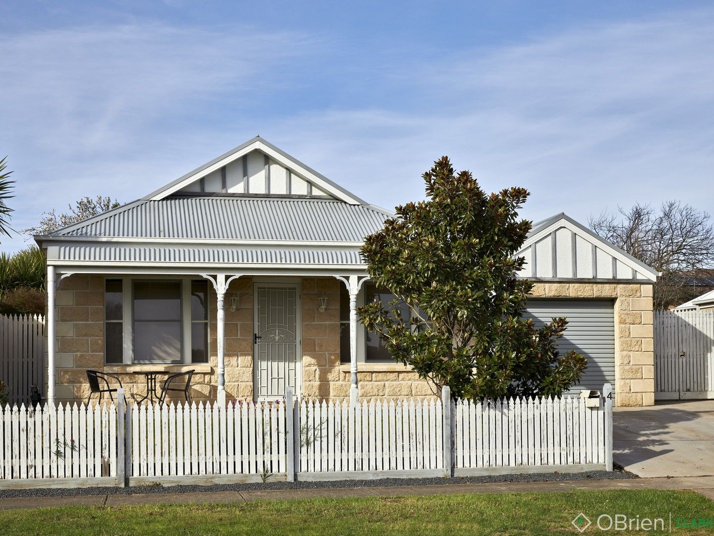 3 bedrooms House in 4 Bateson Court DROUIN VIC, 3818