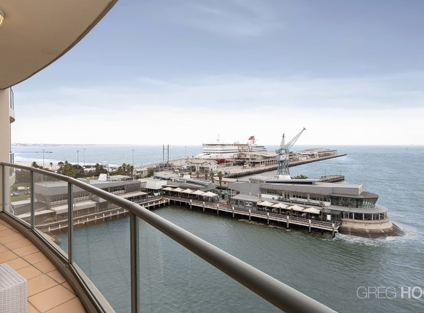 808/107 Beach Street, Port Melbourne VIC 3207