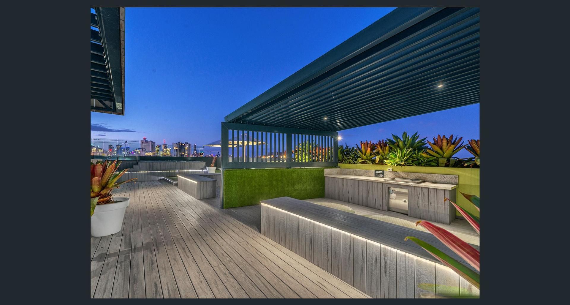 2 bedrooms Apartment / Unit / Flat in 611/159 Logan road WOOLLOONGABBA QLD, 4102