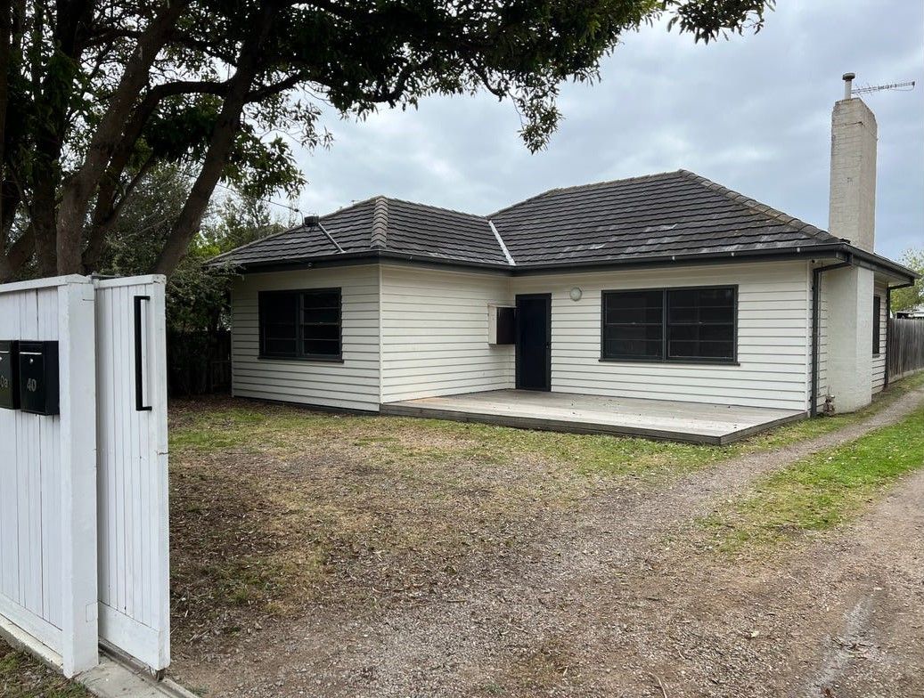 4 bedrooms House in 40 Woyna Avenue CAPEL SOUND VIC, 3940