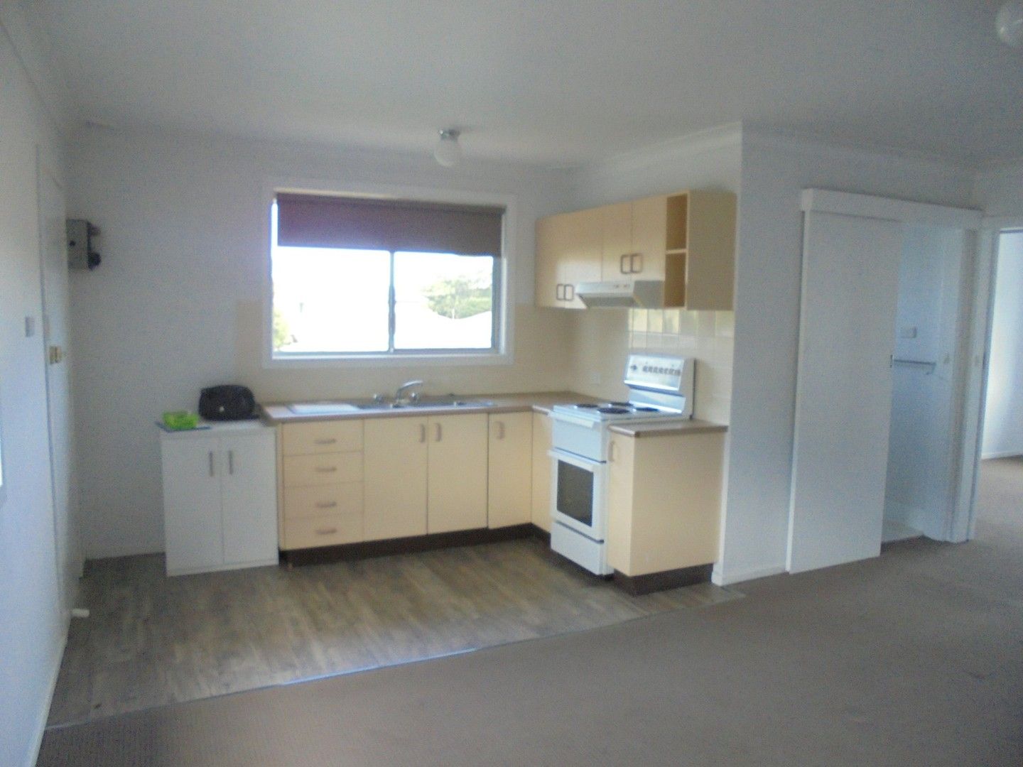 2 bedrooms Apartment / Unit / Flat in 7/6 Yeddenba Avenue BLUE BAY NSW, 2261