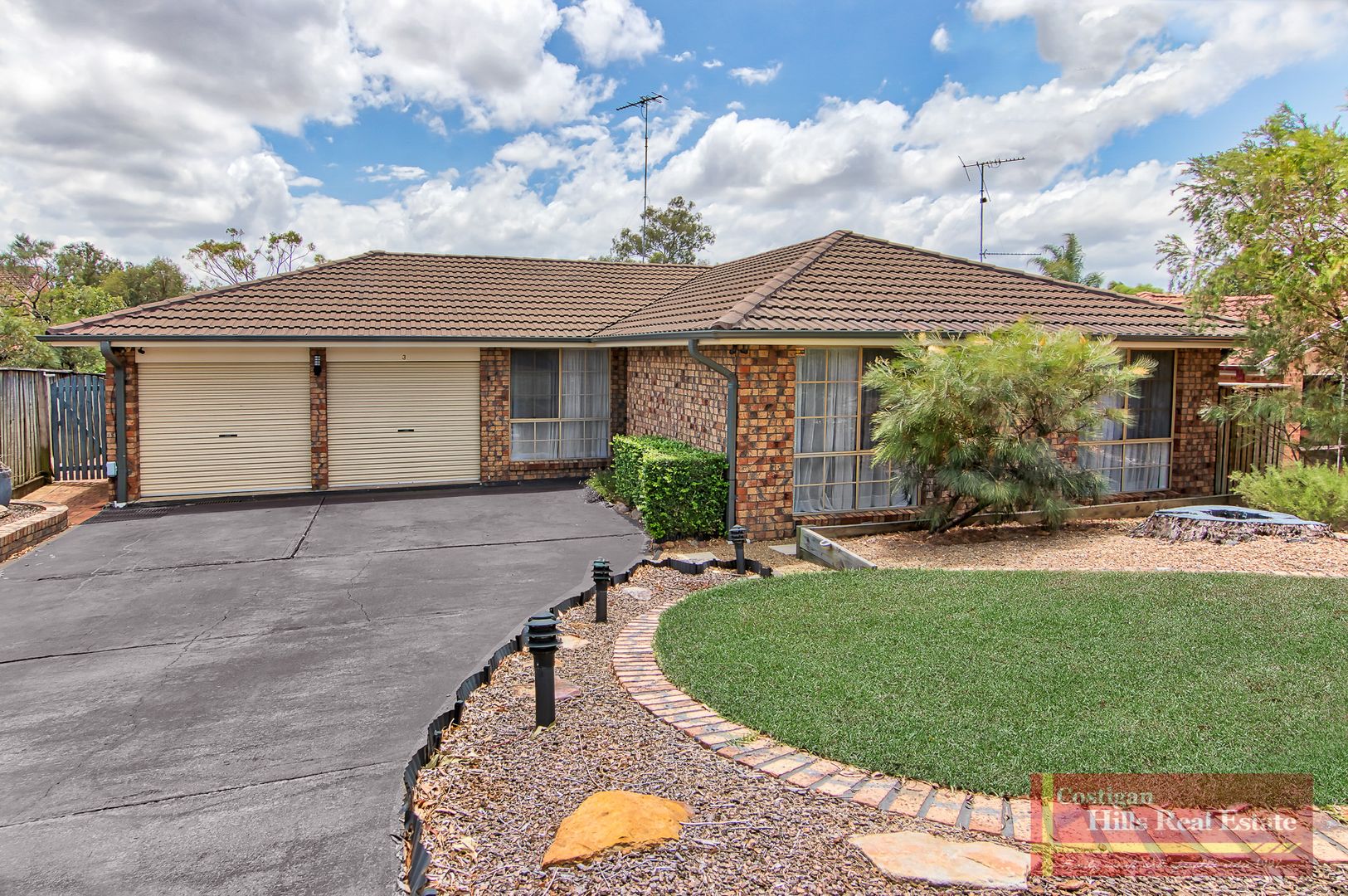 4 bedrooms House in 3 Erna Place QUAKERS HILL NSW, 2763