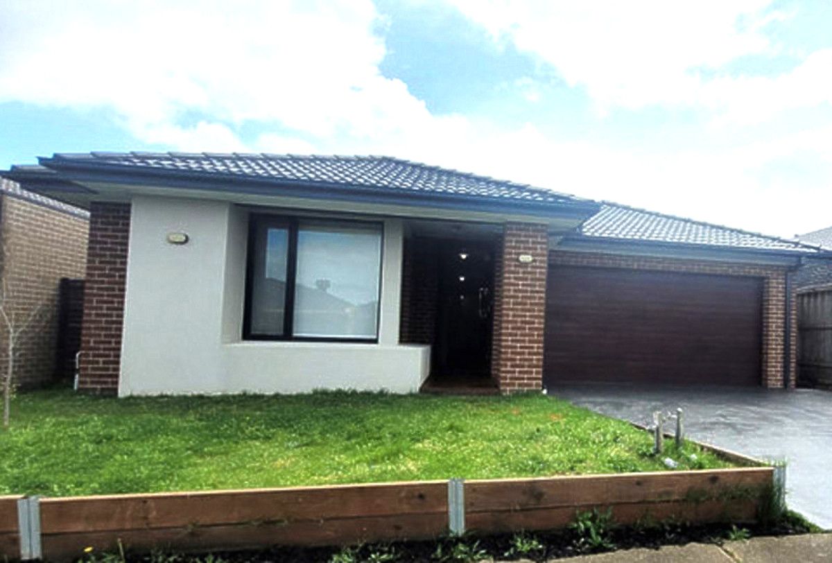 4 bedrooms House in 10 Fuji Street CLYDE NORTH VIC, 3978