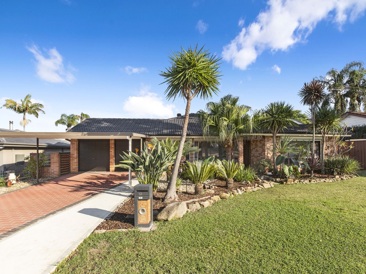 13 Leicester Way, St Clair NSW 2759, Image 0