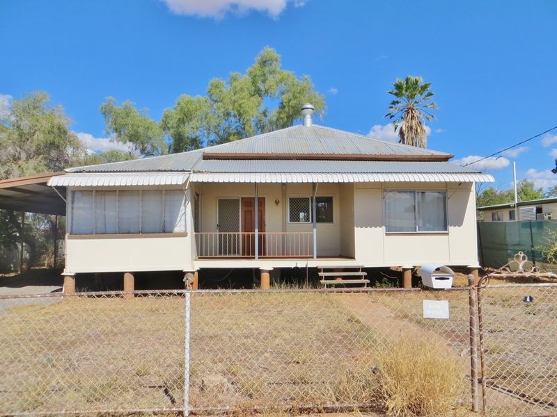 3 bedrooms House in 4 Short St CLONCURRY QLD, 4824