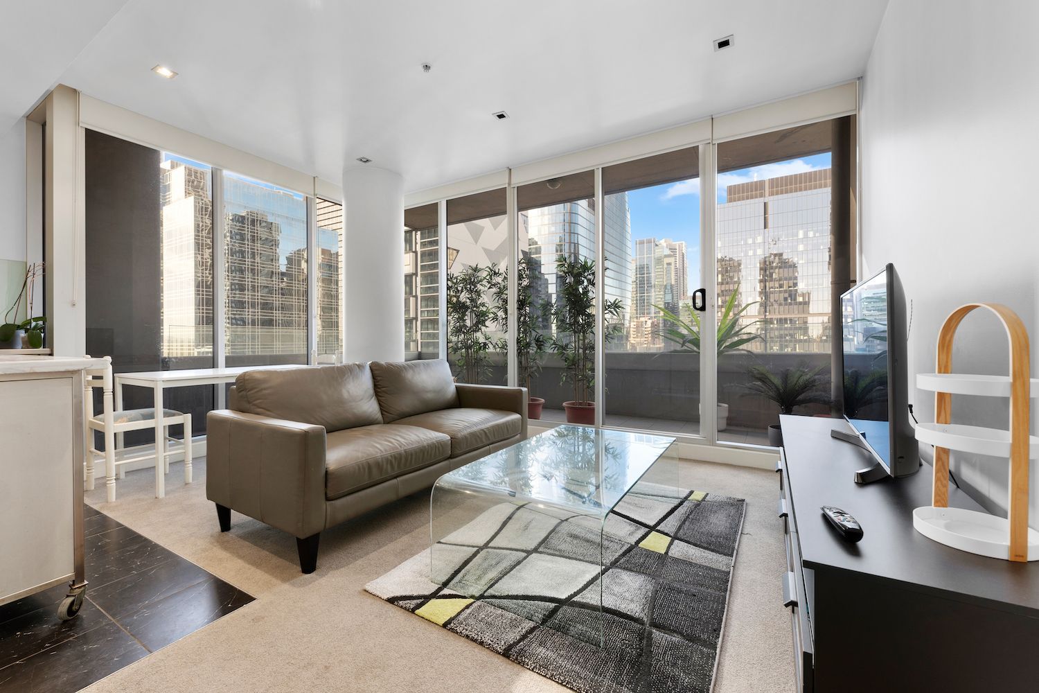 2 bedrooms Apartment / Unit / Flat in 1111/68 La Trobe Street MELBOURNE VIC, 3000
