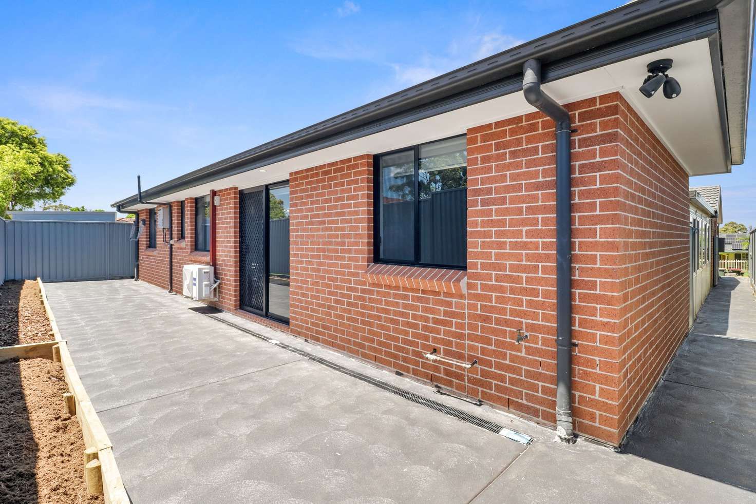 2 bedrooms Apartment / Unit / Flat in 8a Gerbulin Street GLENDENNING NSW, 2761