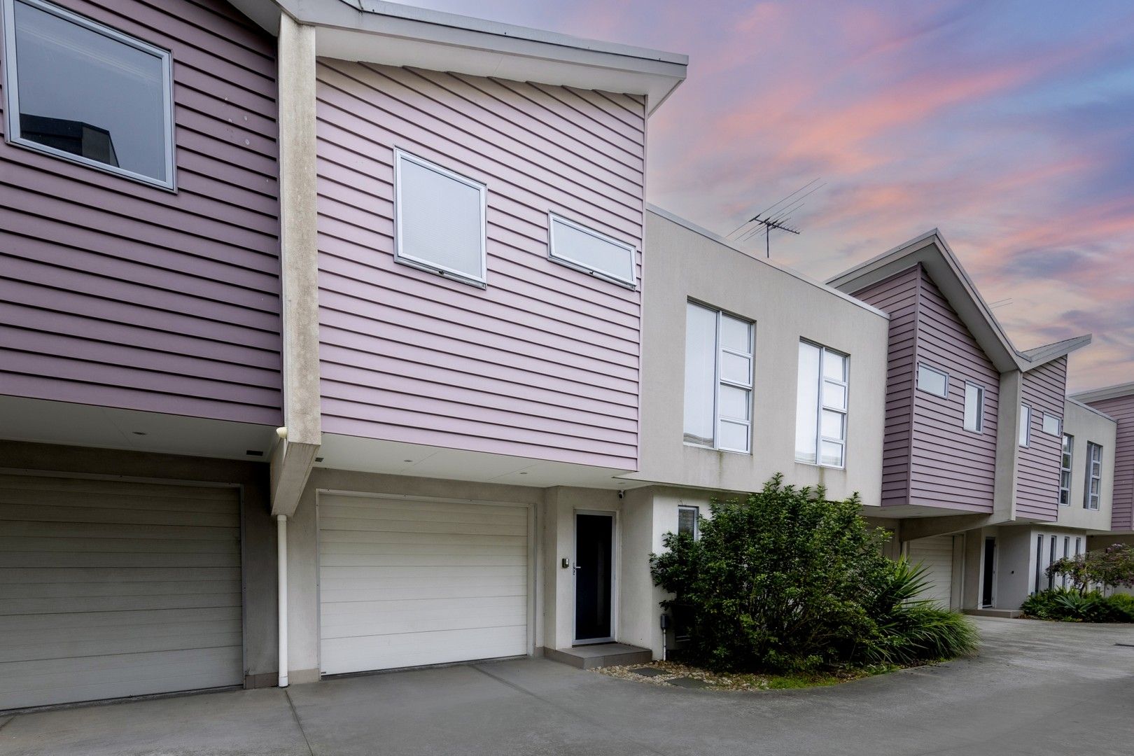 2 bedrooms Townhouse in 6/10 Rosamond Road FOOTSCRAY VIC, 3011