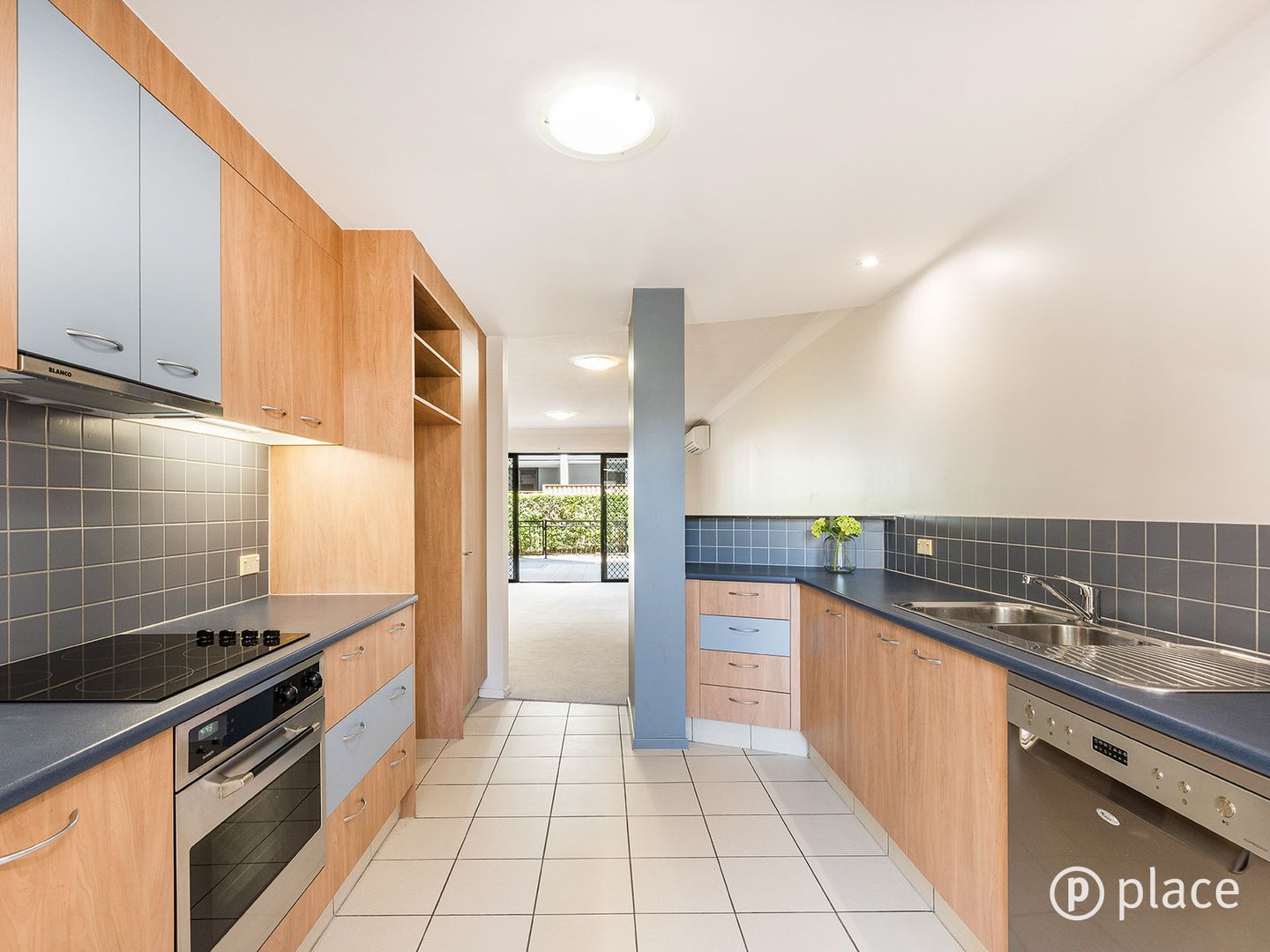 10/70 Norman Crescent, Norman Park QLD 4170, Image 1