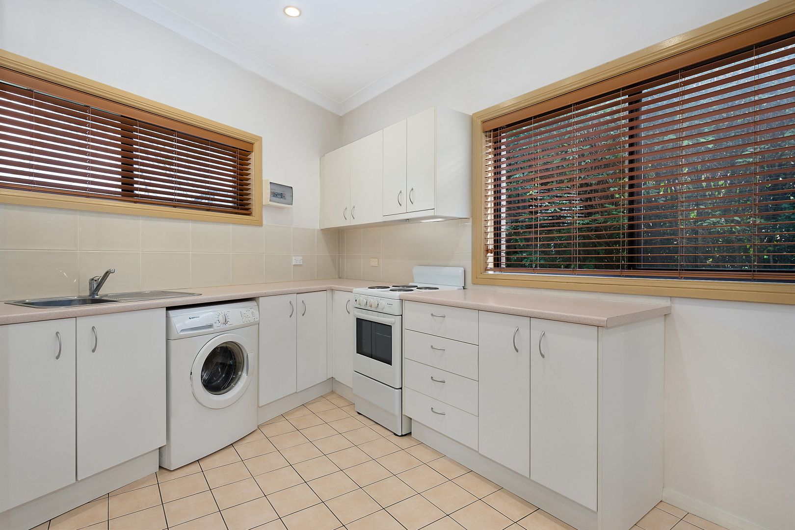 1/51a Warringah Road, Narraweena NSW 2099 Studio For Rent Domain