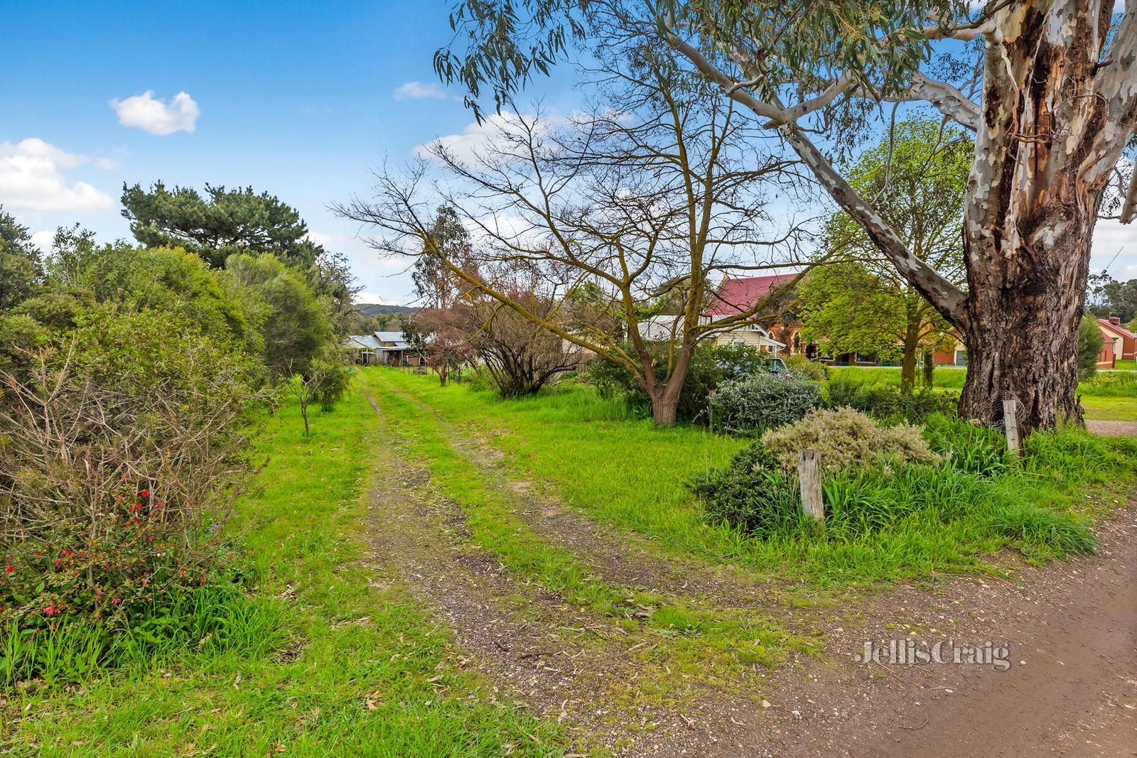 CA 72 Brigade Avenue, Campbells Creek VIC 3451, Image 2