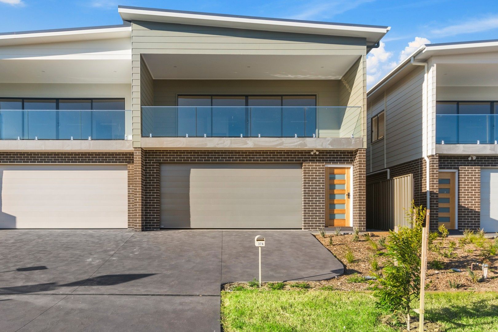 4 bedrooms House in 37a Paul Circuit TULLIMBAR NSW, 2527