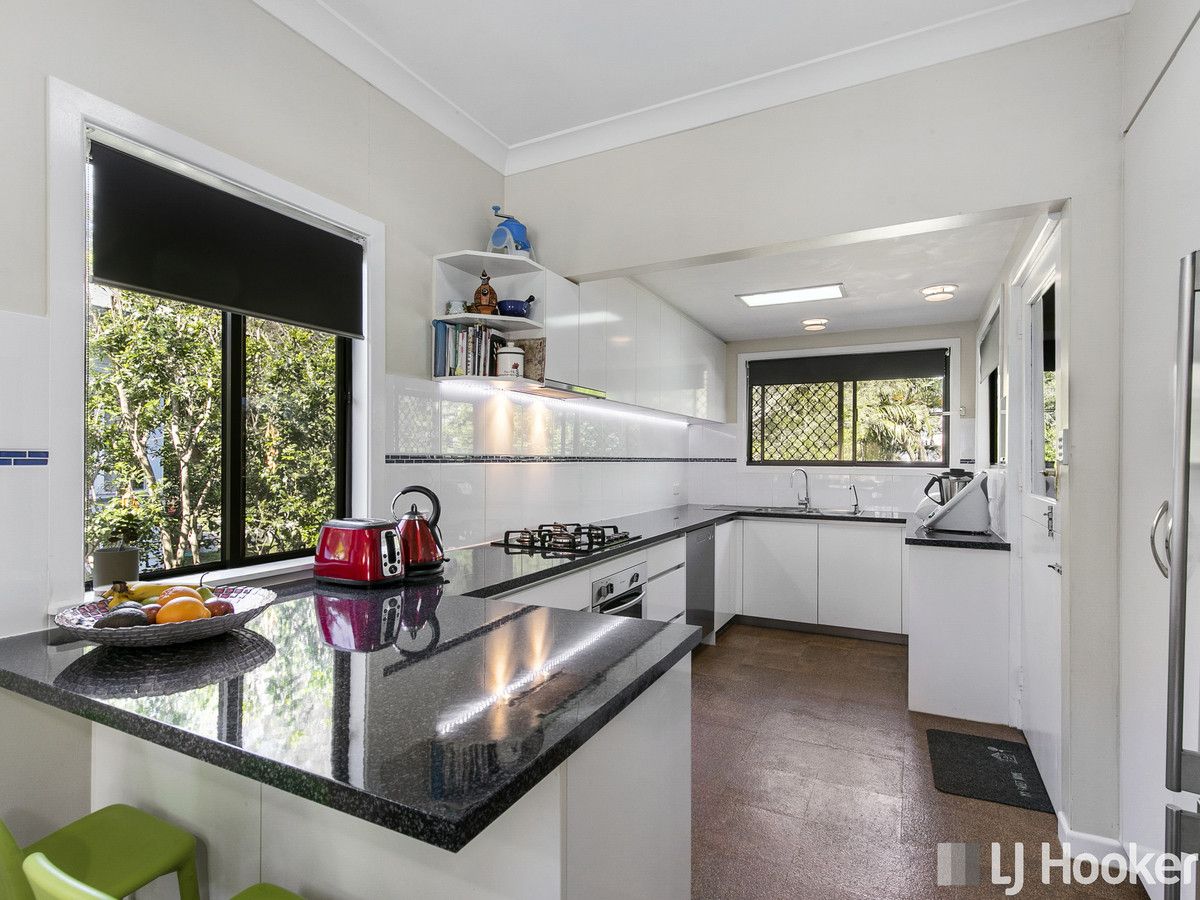 201 Beddoes Street, Holland Park QLD 4121, Image 2