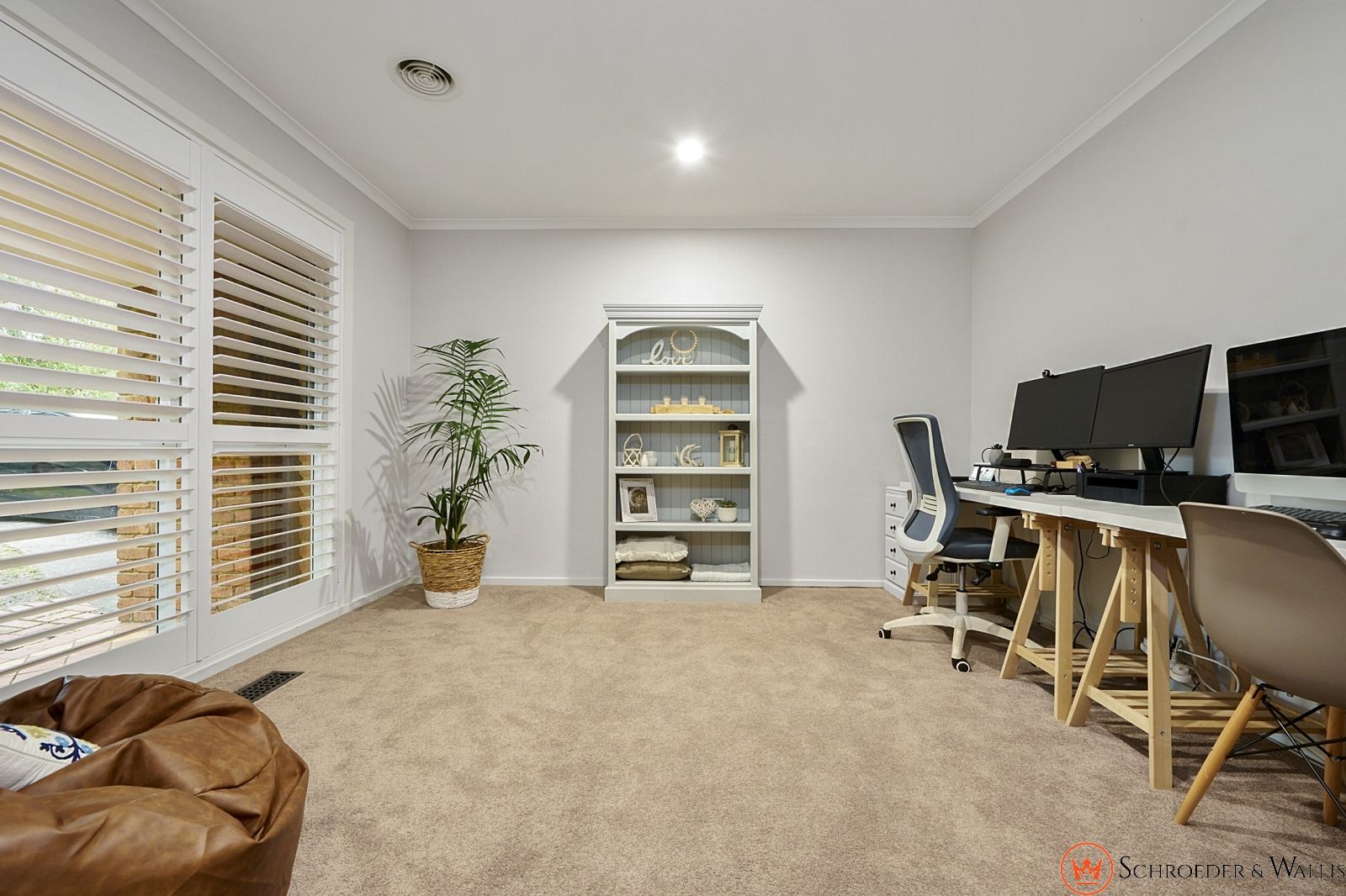 1 Cambridge Close, Croydon Hills VIC 3136, Image 2