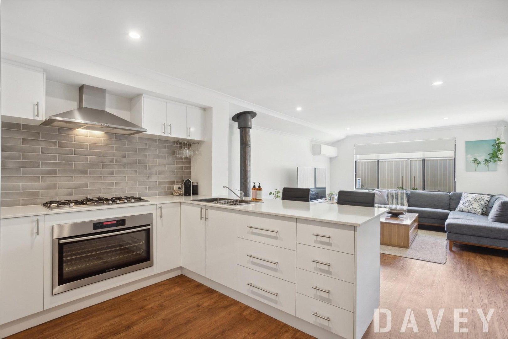3 bedrooms House in 5 Schauss Road EGLINTON WA, 6034