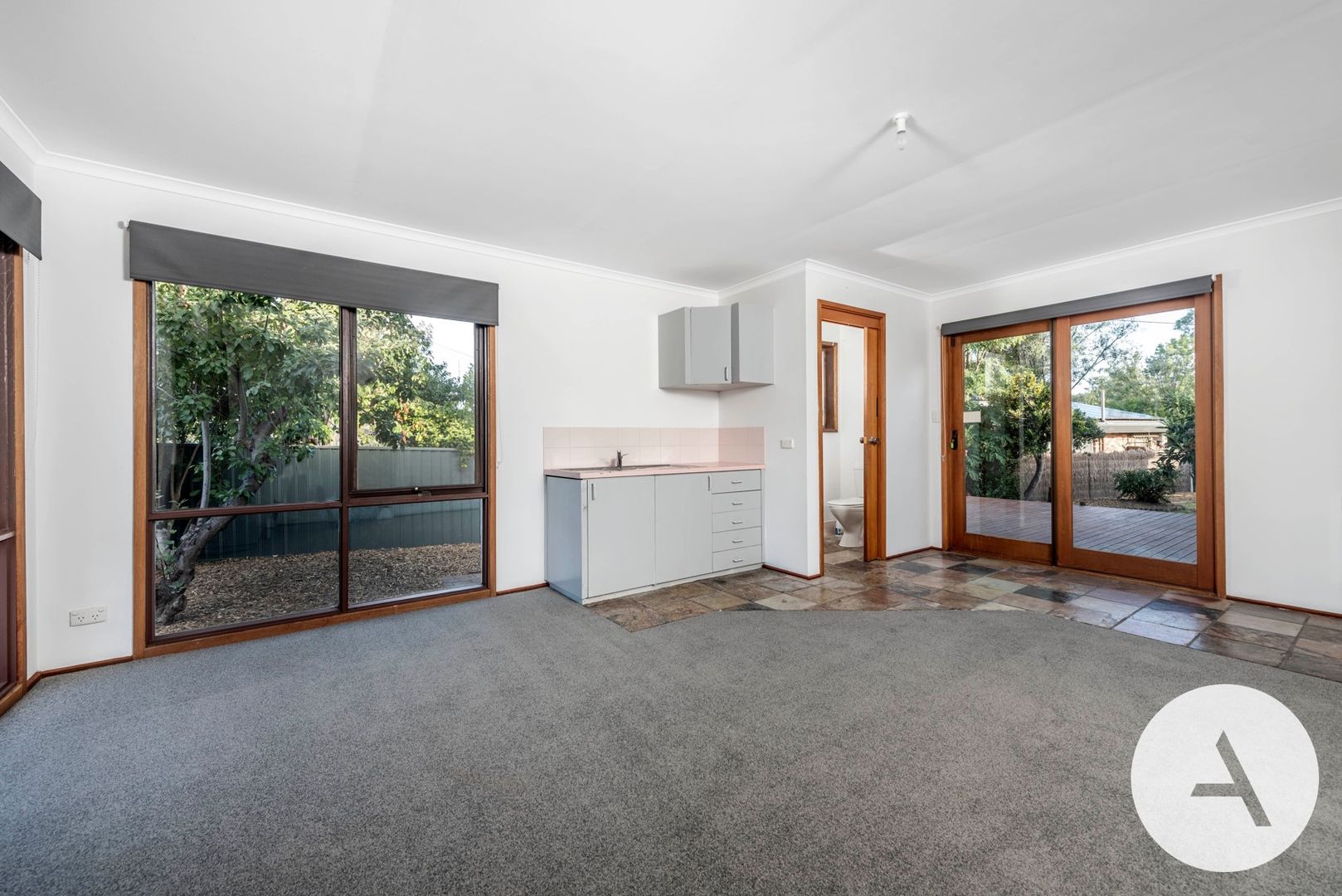 2 Smith St, Weetangera ACT 2614, Image 1