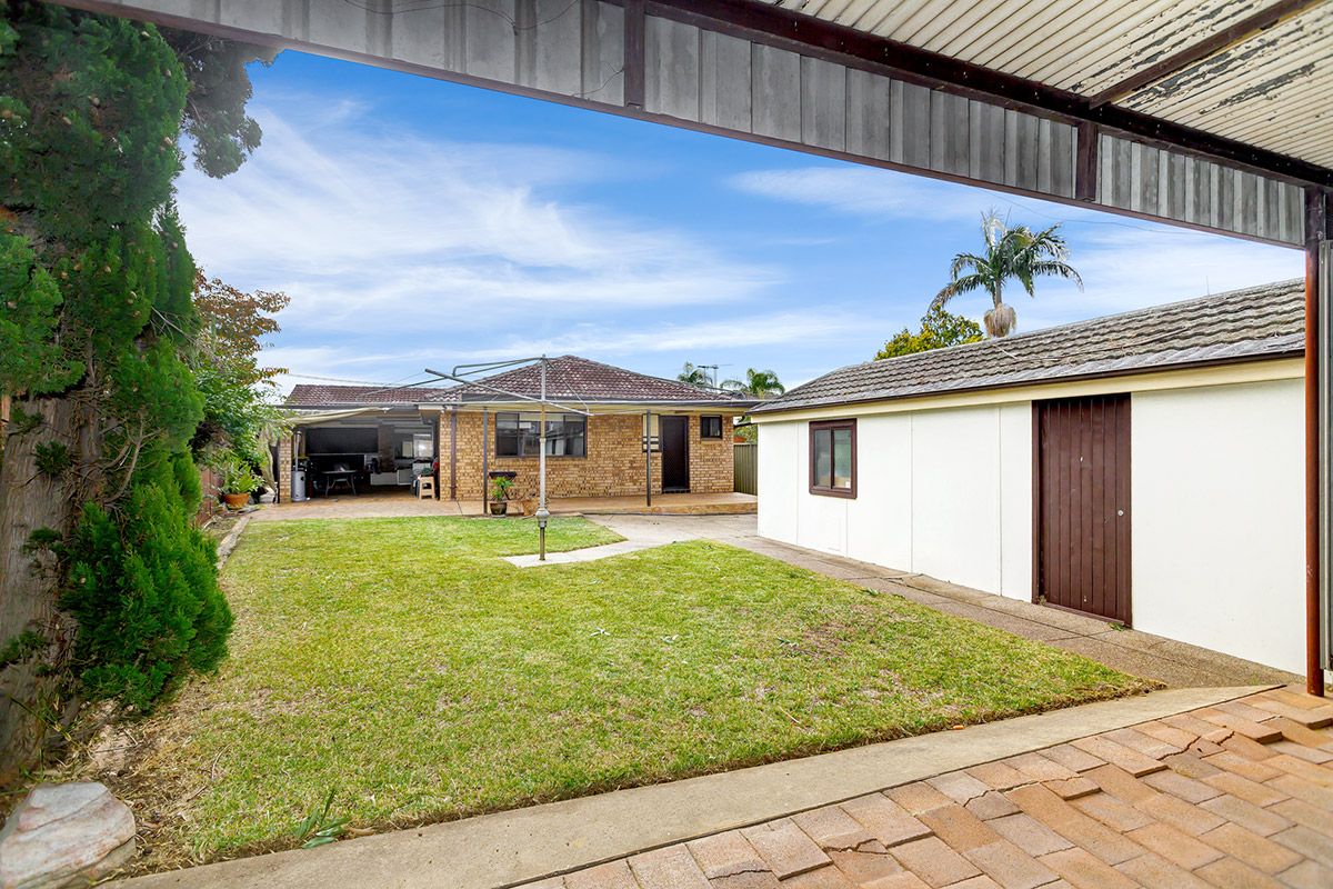 6 Lockwood Avenue, Greenacre NSW 2190, Image 1