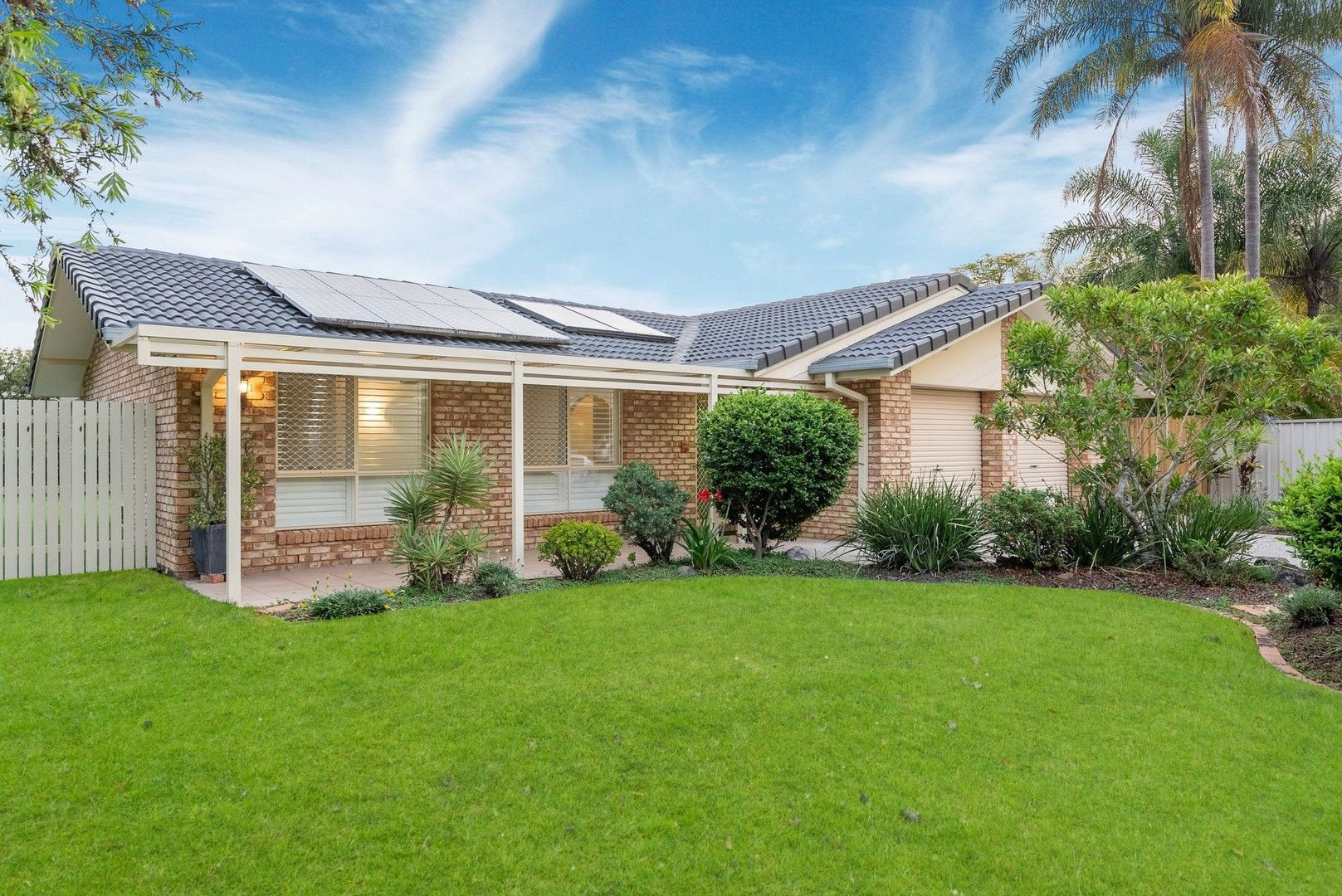5 bedrooms House in 3 Willowood Place THE GAP QLD, 4061