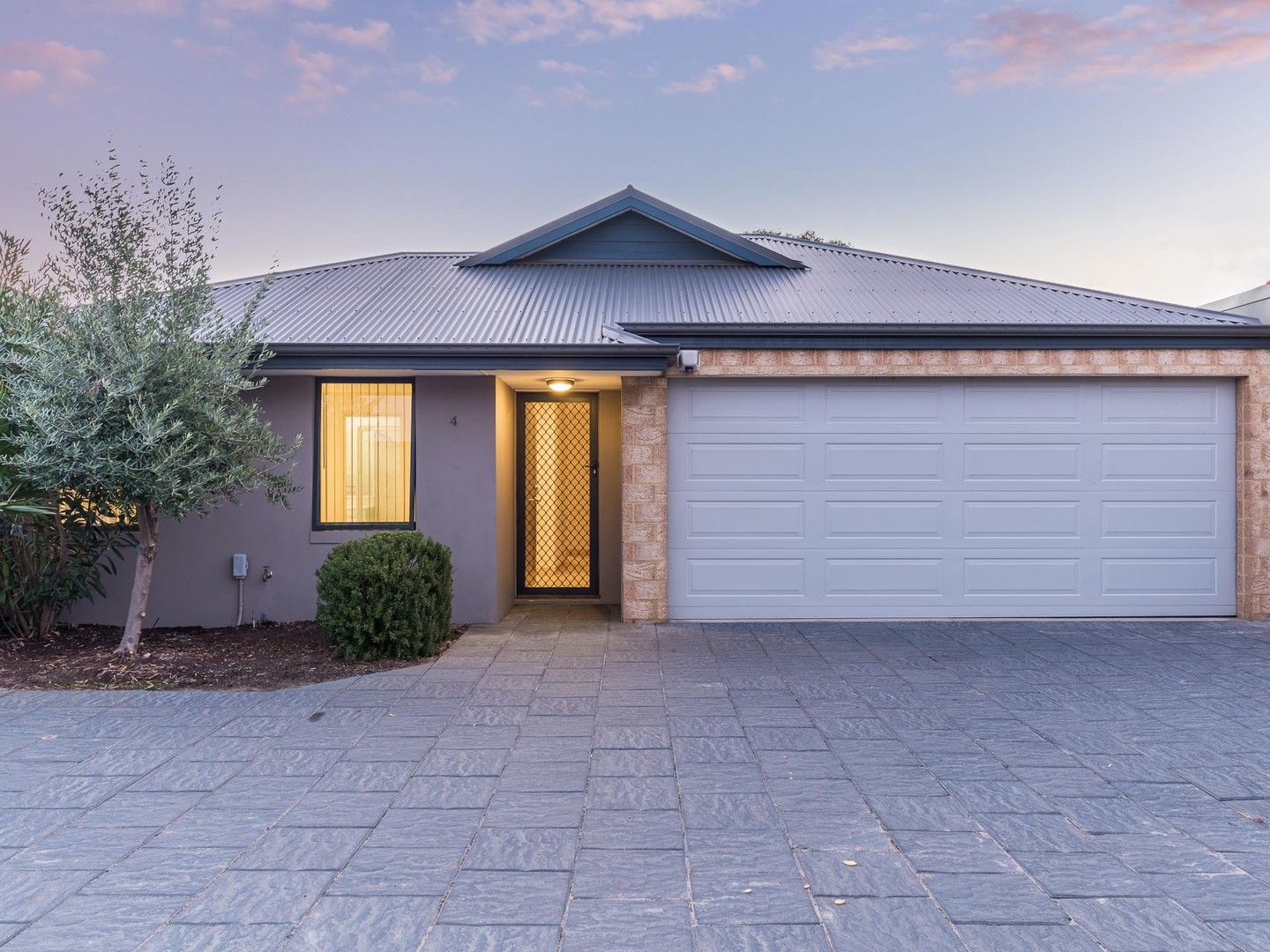 3 bedrooms House in 4/52 Grey Street CANNINGTON WA, 6107