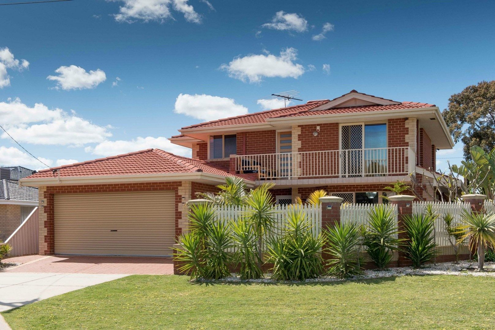 1/14 Birdwood Street, Innaloo WA 6018, Image 0