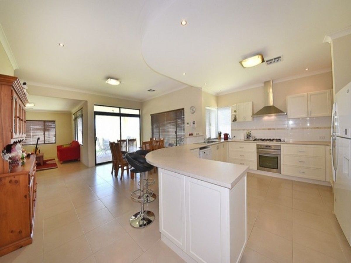 19 Heidelberg Corner, Wanneroo WA 6065, Image 2