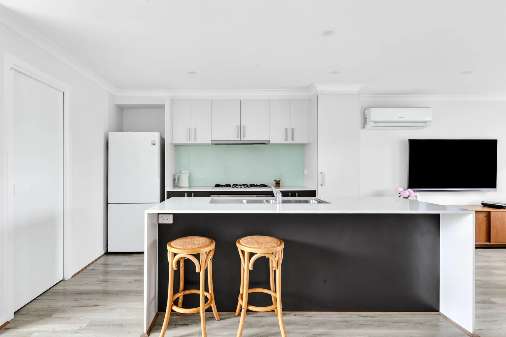 Additional image 4 of 33 Parkfield Boulevard, Charlemont VIC 3217