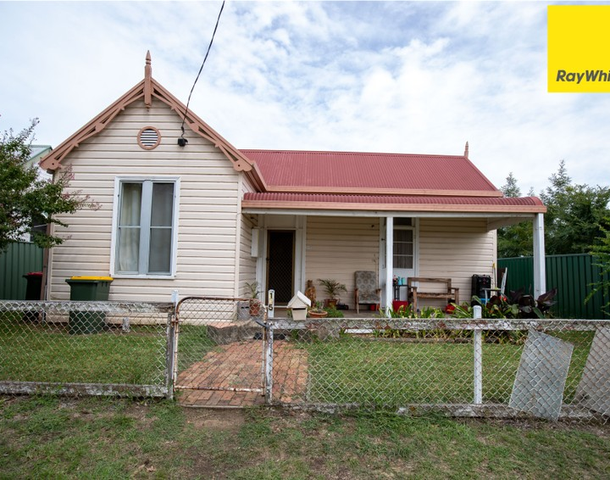 105 Lawrence Street, Inverell NSW 2360