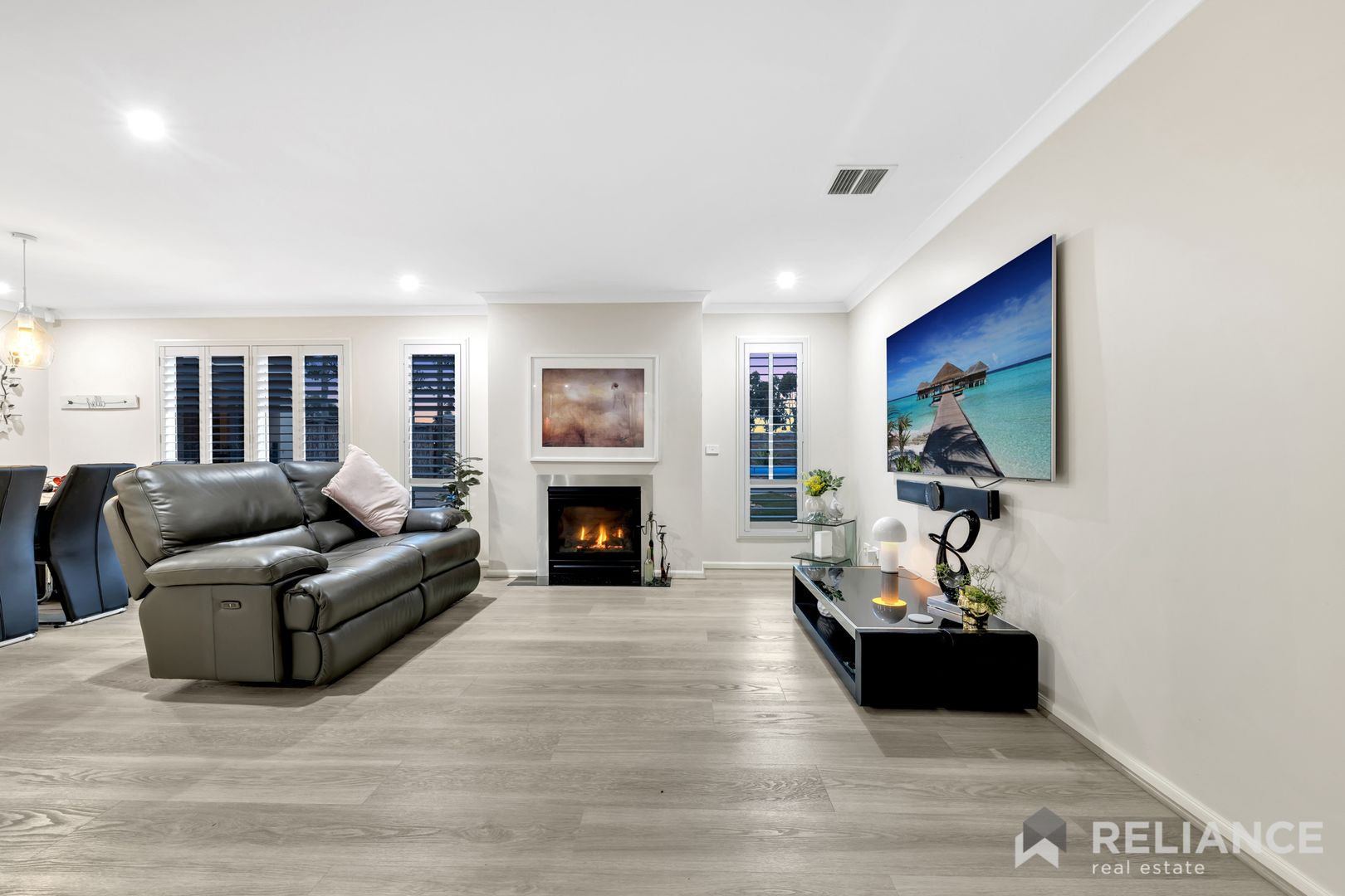 11 Connewarre Close, Manor Lakes VIC 3024, Image 2