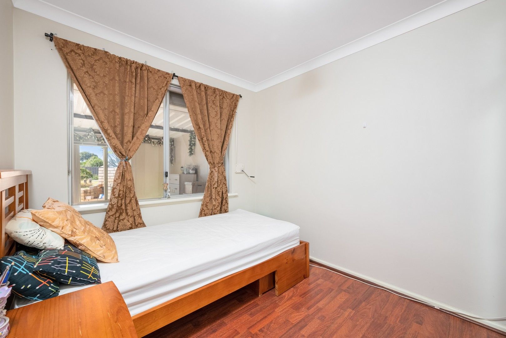 34 Oriole Way, Thornlie WA 6108 House For Rent 550 Domain