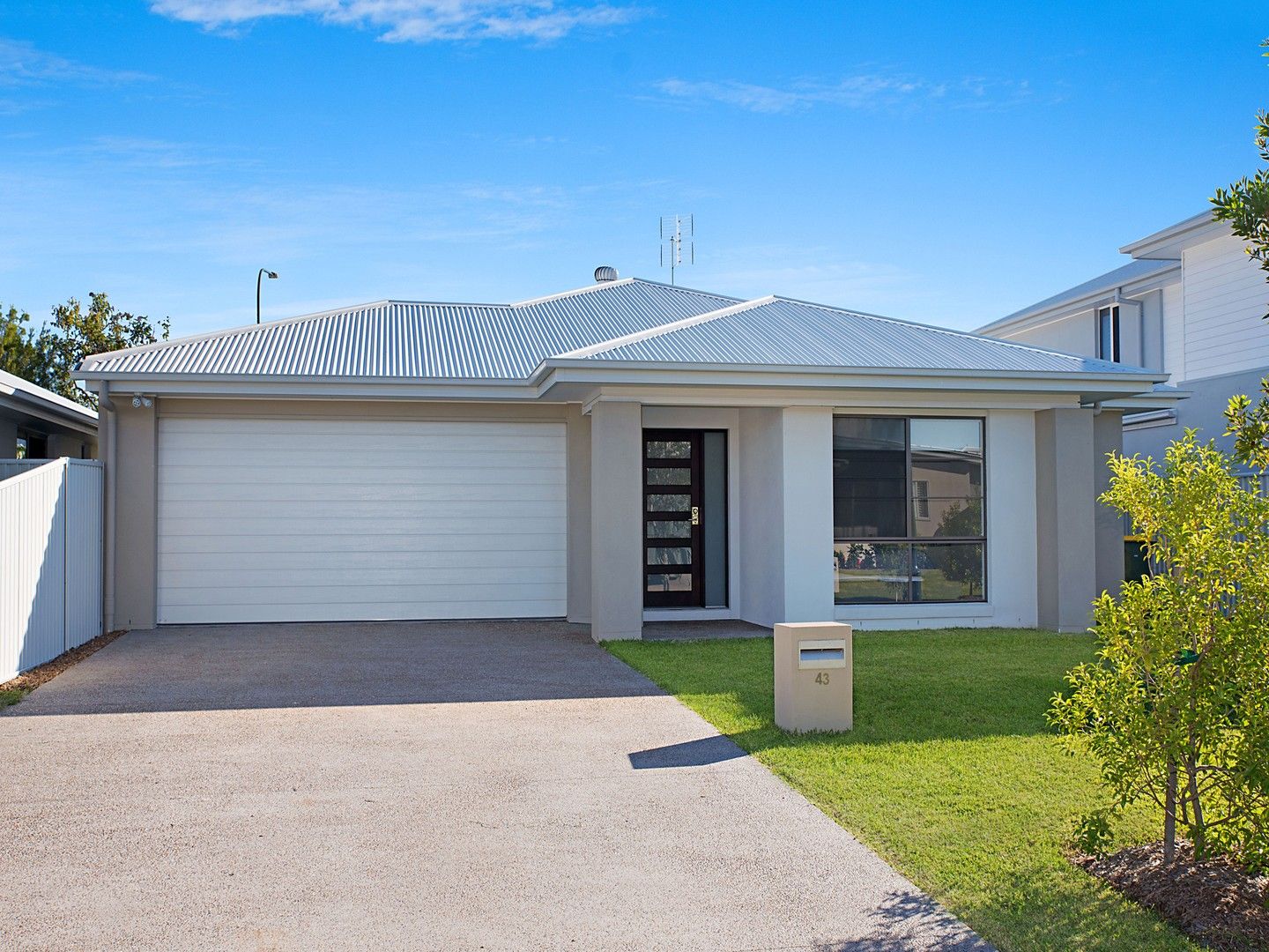 4 bedrooms House in 43 Macintyre Crescent PELICAN WATERS QLD, 4551