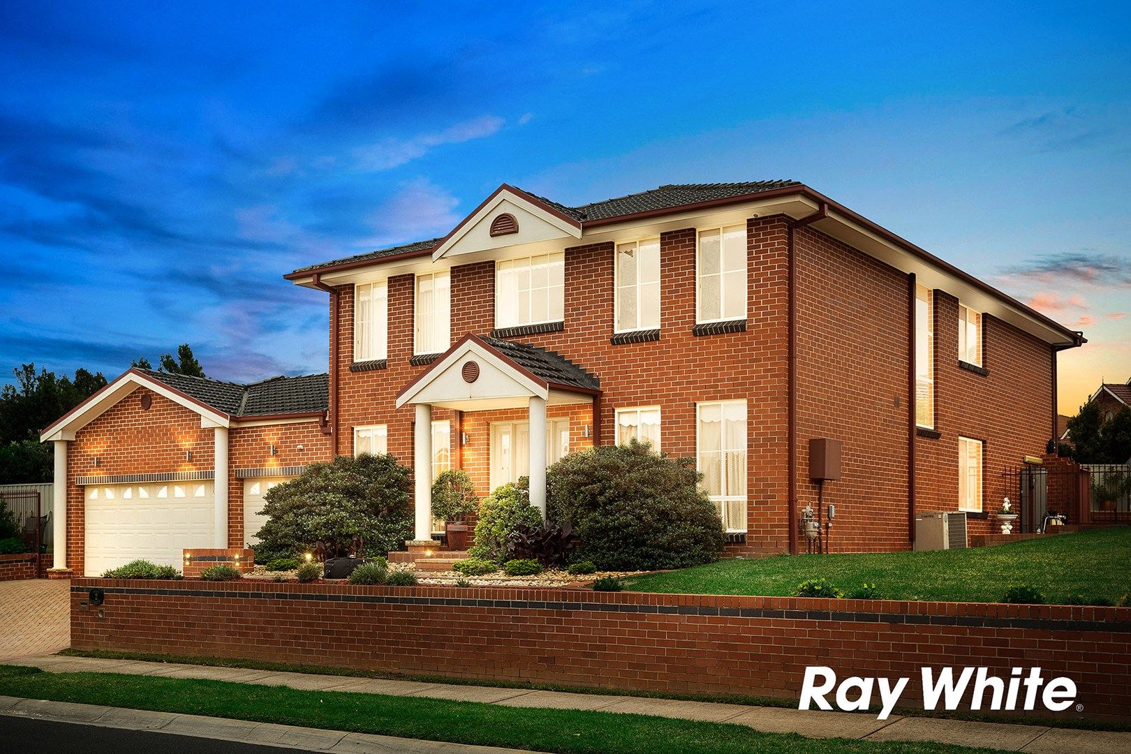 5 bedrooms House in 2 Julia Grove CASTLE HILL NSW, 2154