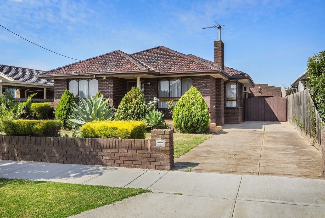 3 bedrooms House in 107 Whitesides Avenue SUNSHINE WEST VIC, 3020