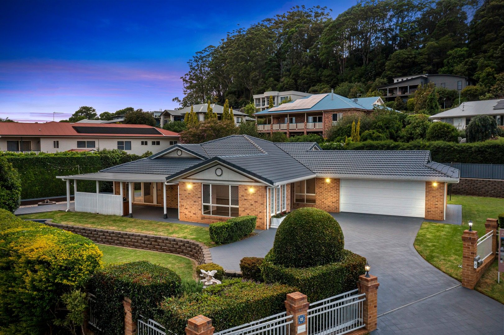 4 bedrooms House in 8 Grasmere Court MOUNT LOFTY QLD, 4350