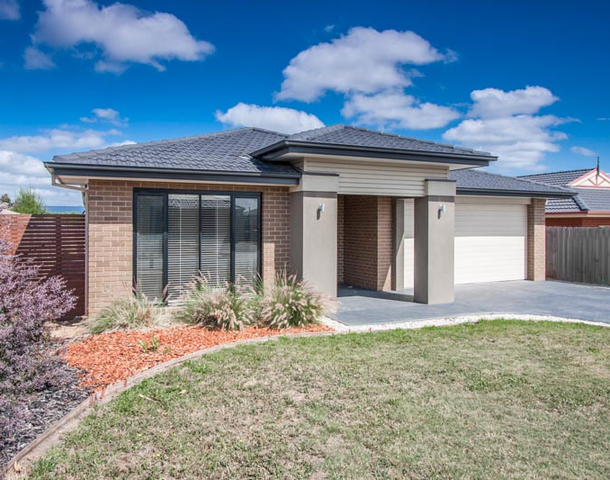 2 Vernon Close, New Gisborne VIC 3438