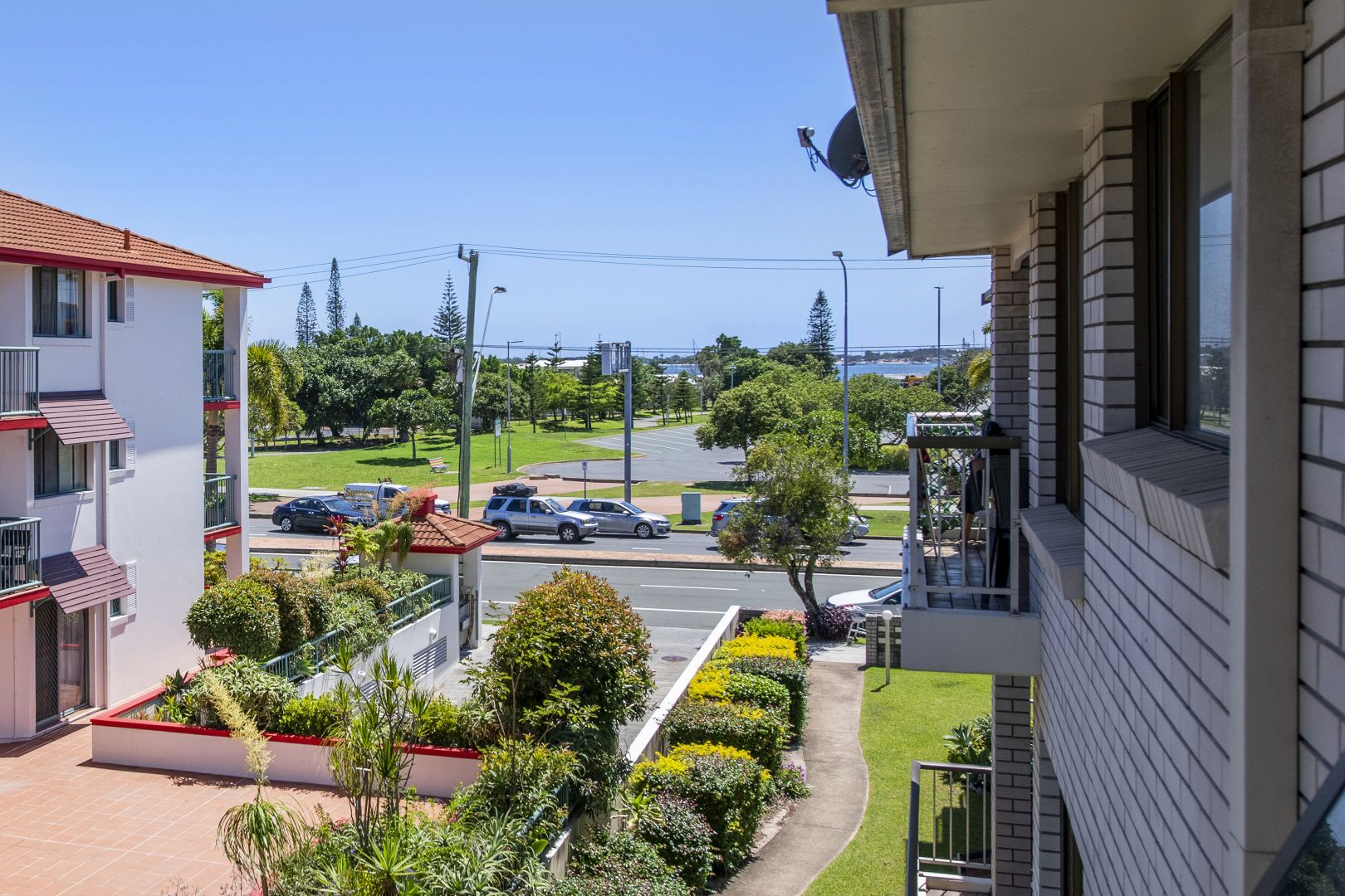 8/138 Marine Parade, Southport QLD 4215, Image 2