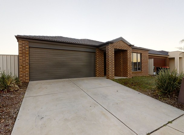 52 Garden Drive, Epsom VIC 3551